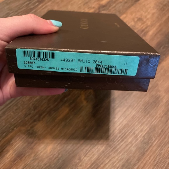 Gucci Zip Around Wallet - Picture 6 of 8